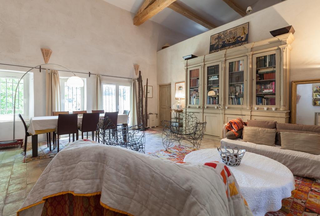 La Louviere Des Bruyeres Bed & Breakfast Robion en Luberon Ruang foto