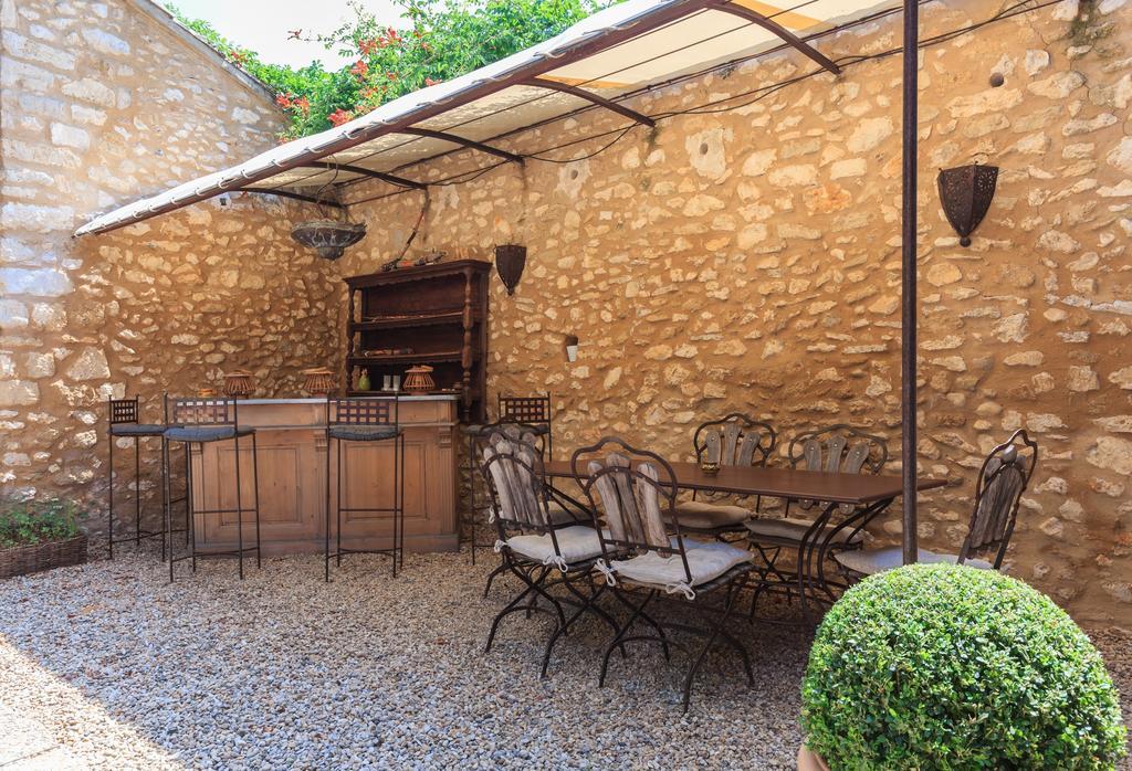 La Louviere Des Bruyeres Bed & Breakfast Robion en Luberon Bagian luar foto