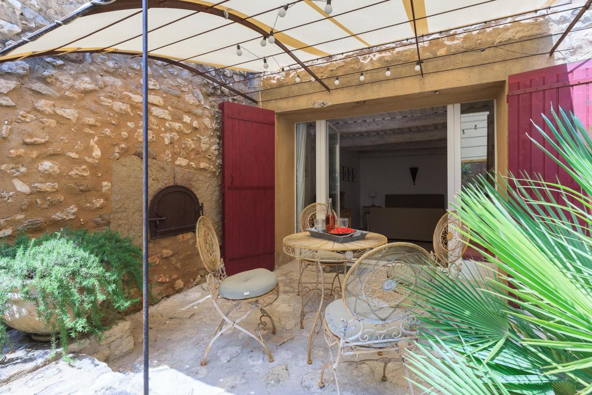 La Louviere Des Bruyeres Bed & Breakfast Robion en Luberon Ruang foto