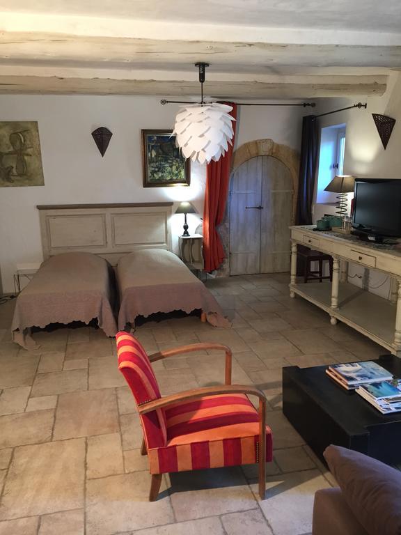 La Louviere Des Bruyeres Bed & Breakfast Robion en Luberon Bagian luar foto