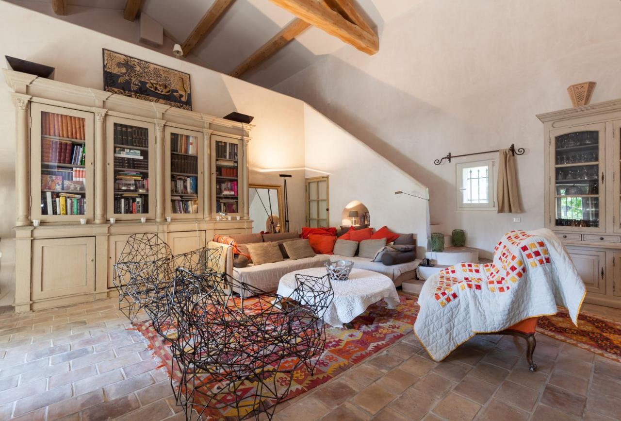 La Louviere Des Bruyeres Bed & Breakfast Robion en Luberon Bagian luar foto